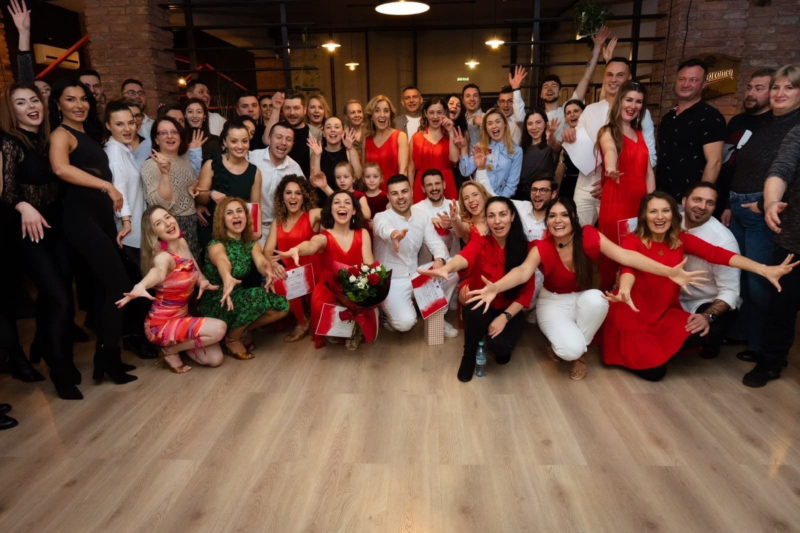 Comunitatea BAILArte, la o petrecere a școlii